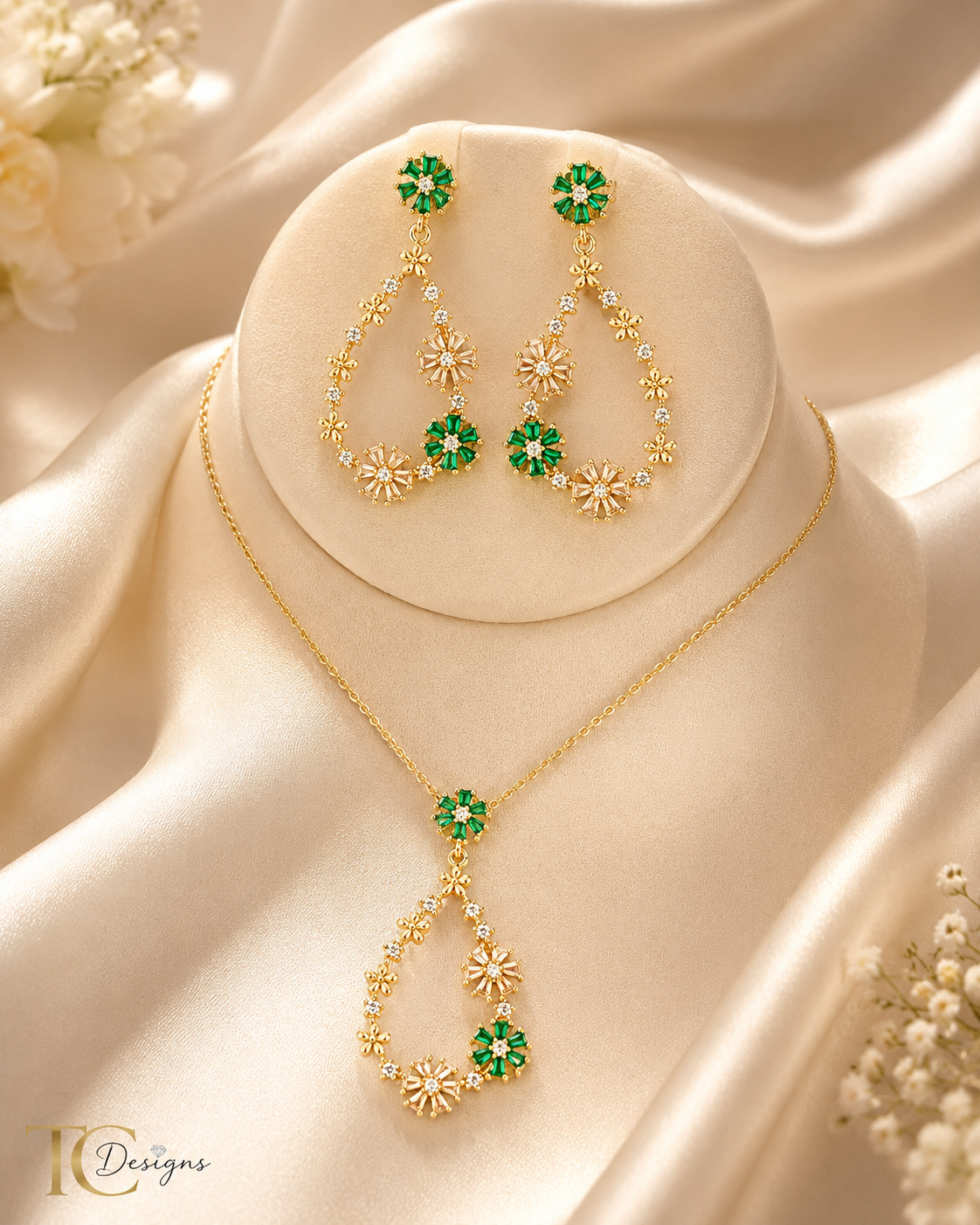 Emerald Floral Teardrop Gold Jewellery Set